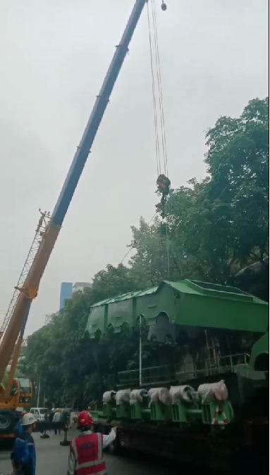 大型3080振動篩到貨客戶現場